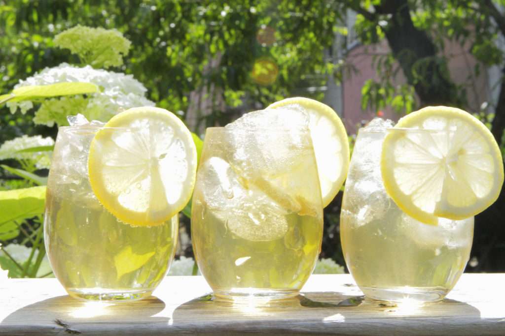 Ginger Beer Lemon Spritz